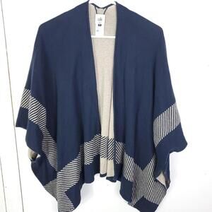Cabi Sweater WOmens S Reversible Wrap Poncho Navy Tan Side Button Blanket Warm